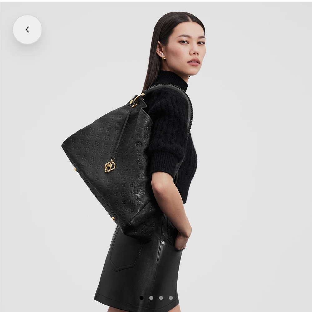 Authentic Louis Vuitton Artsy MM